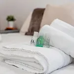 Apartamento Martin's - Historic Boutique With Free Parking, Fast Wi-fi, Ac, Perfect For Couples & Business In Center *