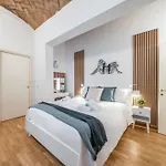 Διαμέρισμα Martin's - Historic Boutique With Free Parking, Fast Wi-fi, Ac, Perfect For Couples & Business In Center *