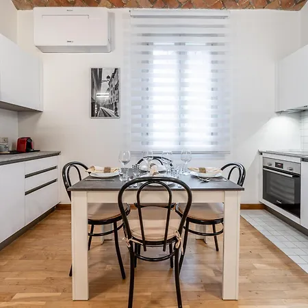 Martin's - Spacious 60 Sqm In Historic Center Ideal For Families And Business * Modena