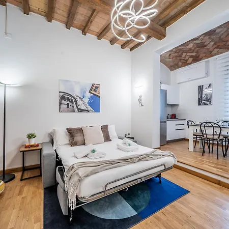 Martin's - Stylish Historic With Free Parking, Fast Wi-fi, Ac, Perfect For Couples & Business In Center Modena