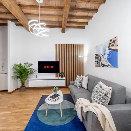 Martin's - Stylish Historic With Free Parking, Fast Wi-fi, Ac In Center * Modena