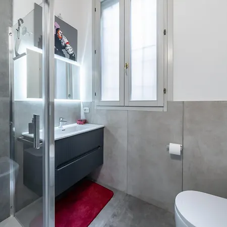 Martin's - Stylish Historic With Free Parking, Fast Wi-fi, Ac, Perfect For Couples & Business In Center Apartment Modena