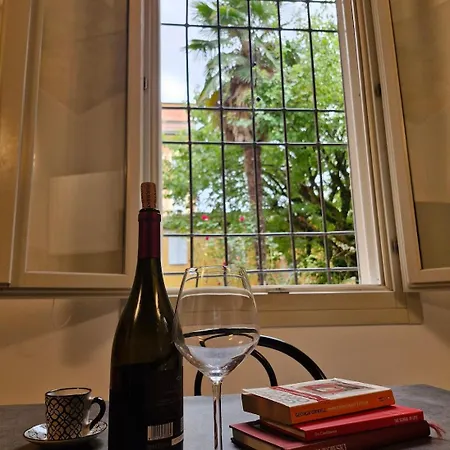 Martin's - Spacious 60 Sqm In Historic Center Ideal For Families And Business مودينا