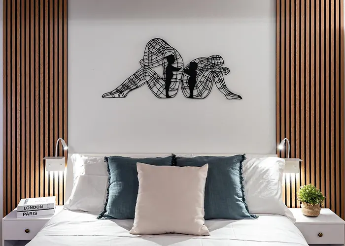 Martin'S Home - Historic Boutique Apartment With Free Parking, Fast Wi-Fi, Ac, Perfect For Couples & Business In Modena Center Apartment