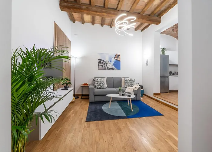 Martin'S Home - Historic Boutique Apartment With Free Parking, Fast Wi-Fi, Ac, Perfect For Couples & Business In Modena Center Apartment