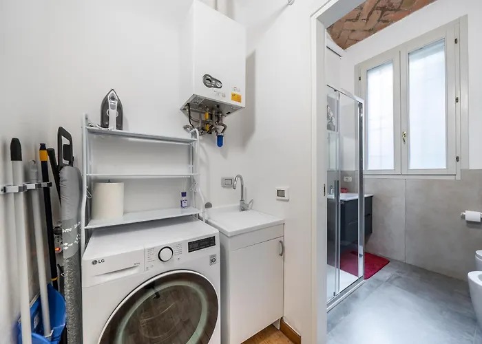 Martin'S Home - Historic Boutique Apartment With Free Parking, Fast Wi-Fi, Ac, Perfect For Couples & Business In Modena Center Apartment *