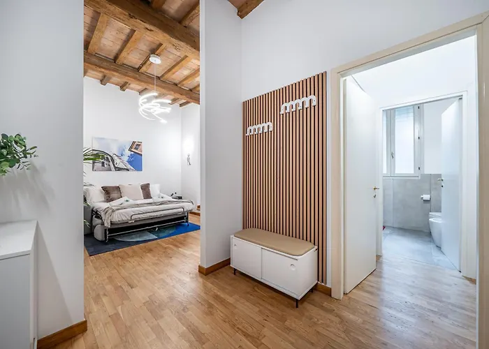 Martin'S Home - Historic Boutique Apartment With Free Parking, Fast Wi-Fi, Ac, Perfect For Couples & Business In Modena Center Apartment *