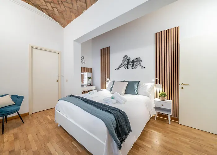 Apartment Martin'S Home - Historic Boutique Apartment With Free Parking, Fast Wi-Fi, Ac, Perfect For Couples & Business In Modena Center *